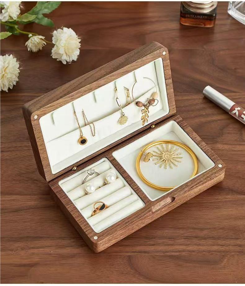 Small Wooden Jewelry Box, Vintage Delicate Walnut Wood Jewelry Case, Ideal Gift for Women Protable Travel Jewelry Organizer.