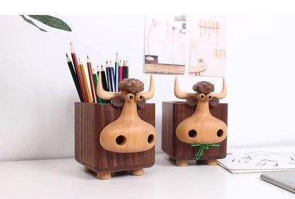 Personalized pen holder Wooden cow decorative desktop decoration Creative pen bucket for office use