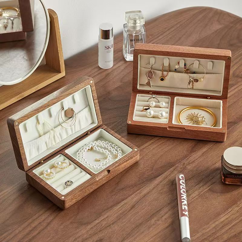 Small Wooden Jewelry Box, Vintage Delicate Walnut Wood Jewelry Case, Ideal Gift for Women Protable Travel Jewelry Organizer.